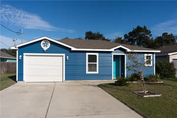 1142 Patton Street, Rockport, TX 78382