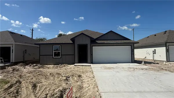 106 Grenada Drive, Rockport, TX 78382
