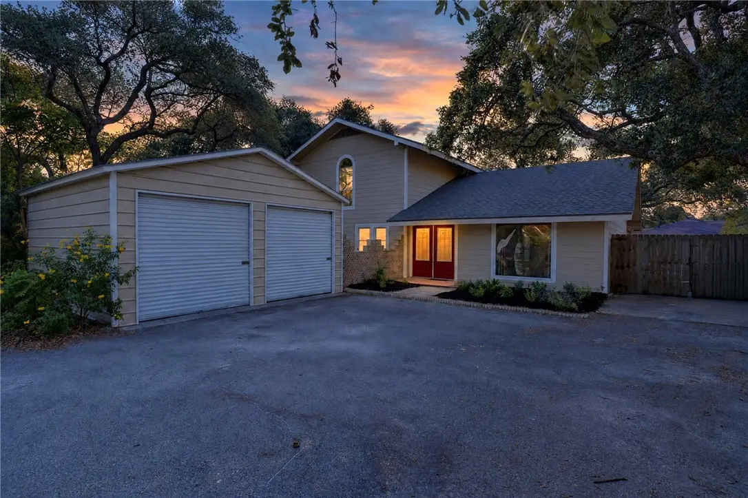 1407 Shadyside Dr, Rockport, TX 78382 - #1