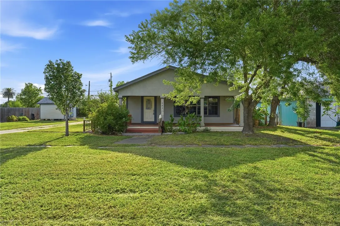 721 S Houston Street, Aransas Pass, TX 78336 - #1