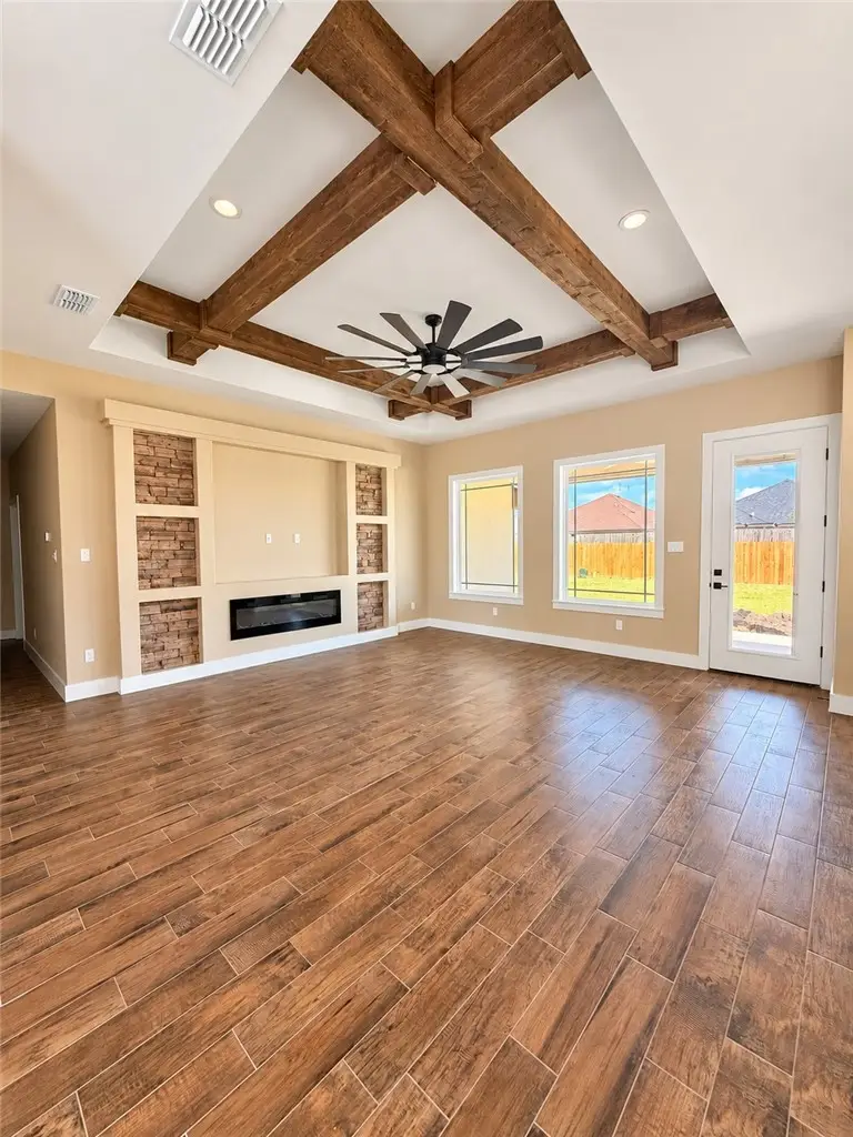 1710 The Grand Drive, Kingsville, TX 78363 - #3