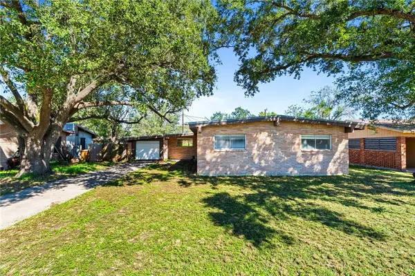 908 W G Avenue, Kingsville, TX 78363