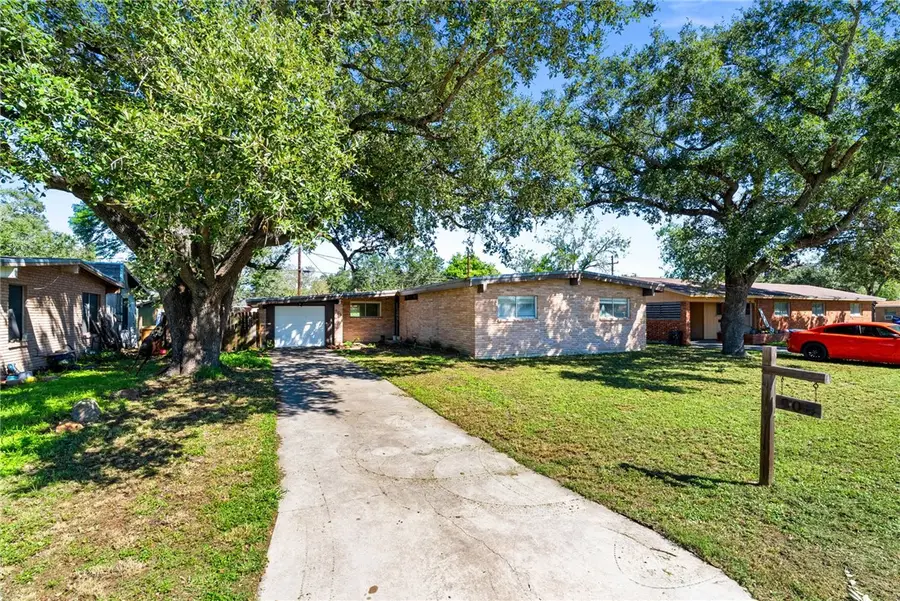 908 W G Avenue, Kingsville, TX 78363 - #2