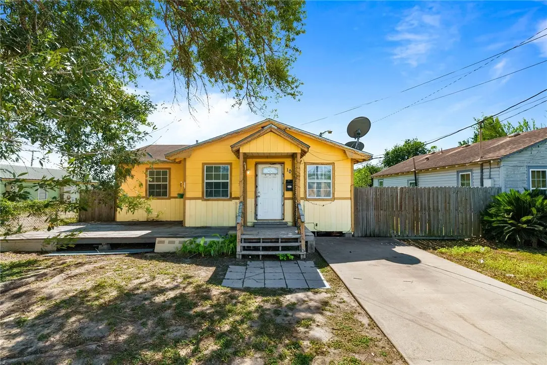 105 Escobar Street, Alice, TX 78332 - #1