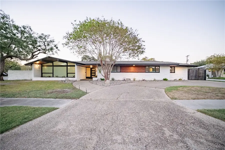 450 Bermuda Place, Corpus Christi, TX 78411 - #2