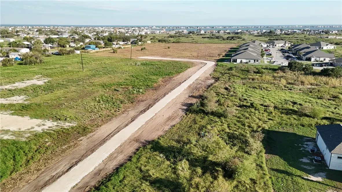 372 Rattlesnake Point, Rockport, TX 78382 - #1