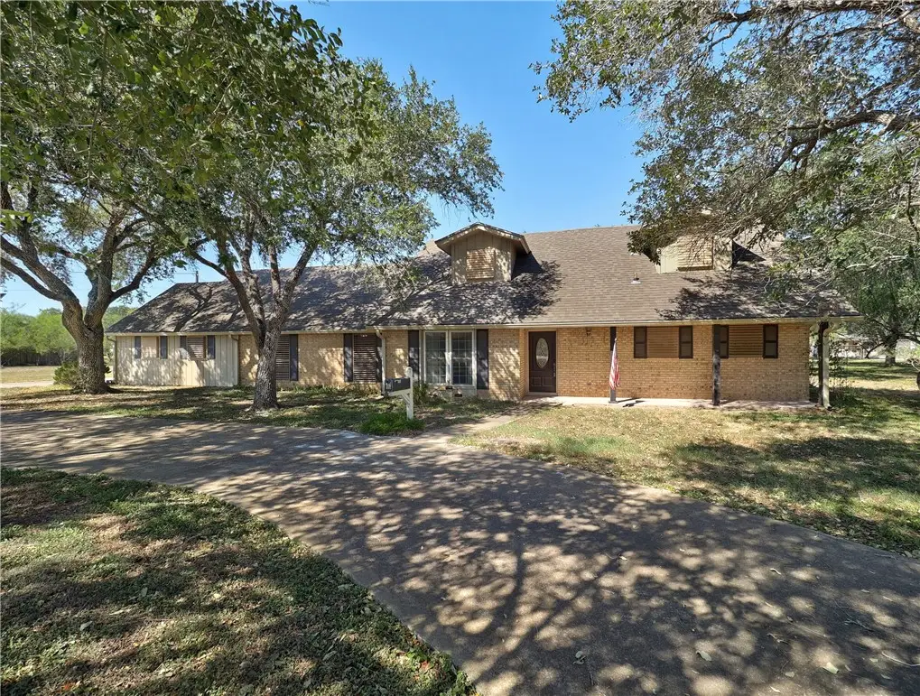 701 E Empersario Street, Refugio, TX 78377 - #1