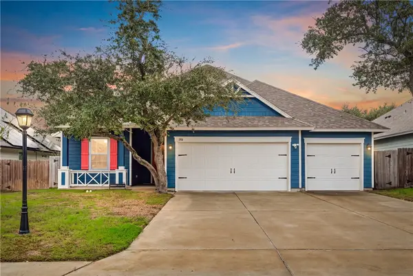 146 Norwood Oaks Drive, Rockport, TX 78382