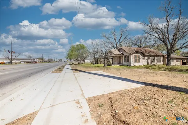 1602 Water Street, Gonzales, TX 78629