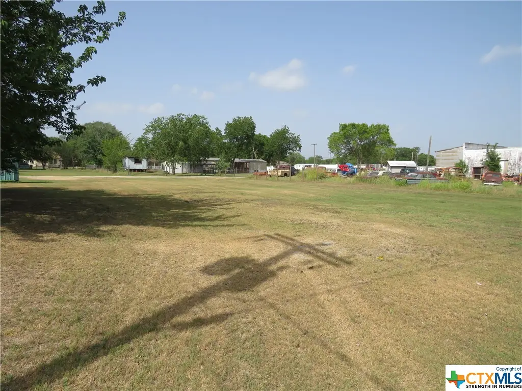 109 W Heaton Street, Cuero, TX 77954 - Image #1