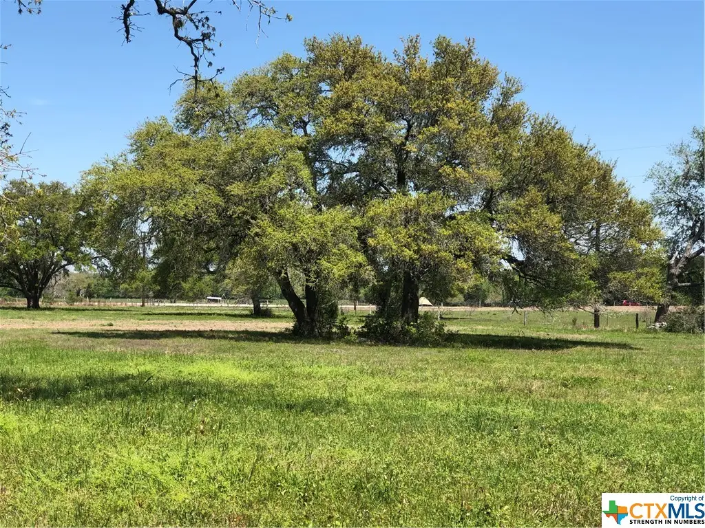 Lot 6 Pvt 1672, Hallettsville, TX 77964 - #1