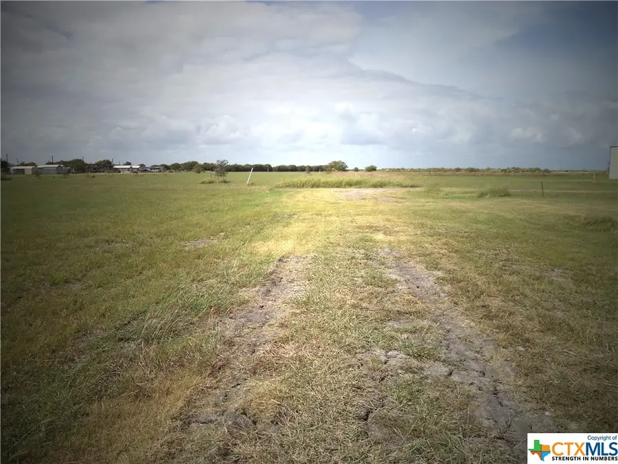 1009-1011 W Denver Avenue, Seadrift, TX 77983 - Image #2