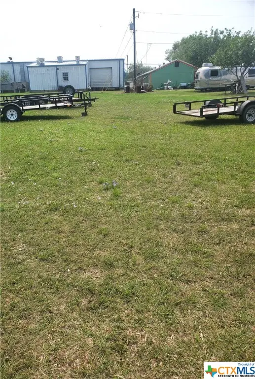 303-309 W Austin Avenue, Seadrift, TX 77983 - Image #3