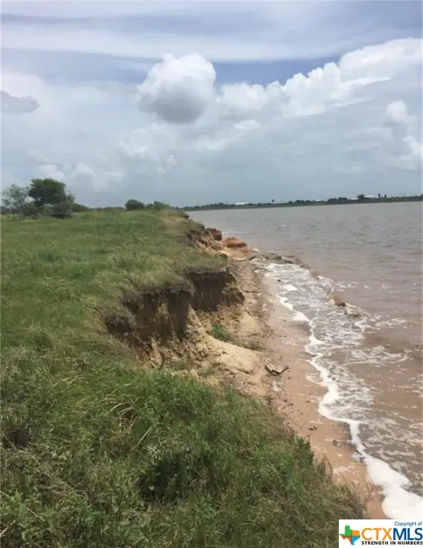 33 Fivemile Trail, Palacios, TX 77465 - Image #1