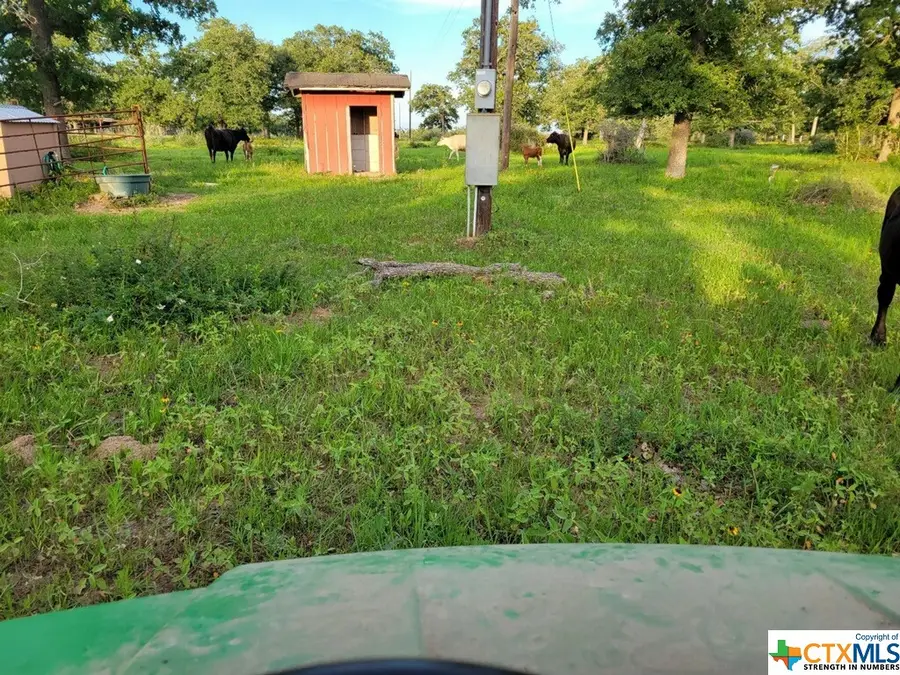 1130 Blacksmith Ln, Weimar, TX 78962 - Image #2