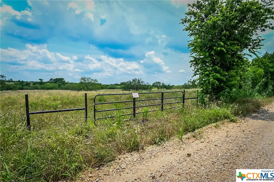 000 County Road 447, Waelder, TX 78959 - Image #2