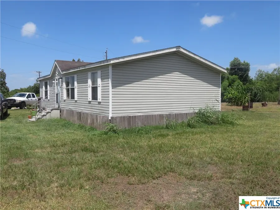 191 Refugio, Lolita, TX 77971 - Image #2
