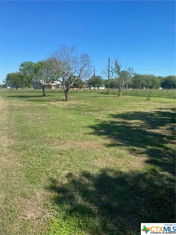 204 N 5th Street, Seadrift, TX 77983 - Image #2