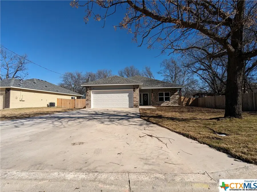 407 Gamel Street, Lampasas, TX 76550 - Image #2