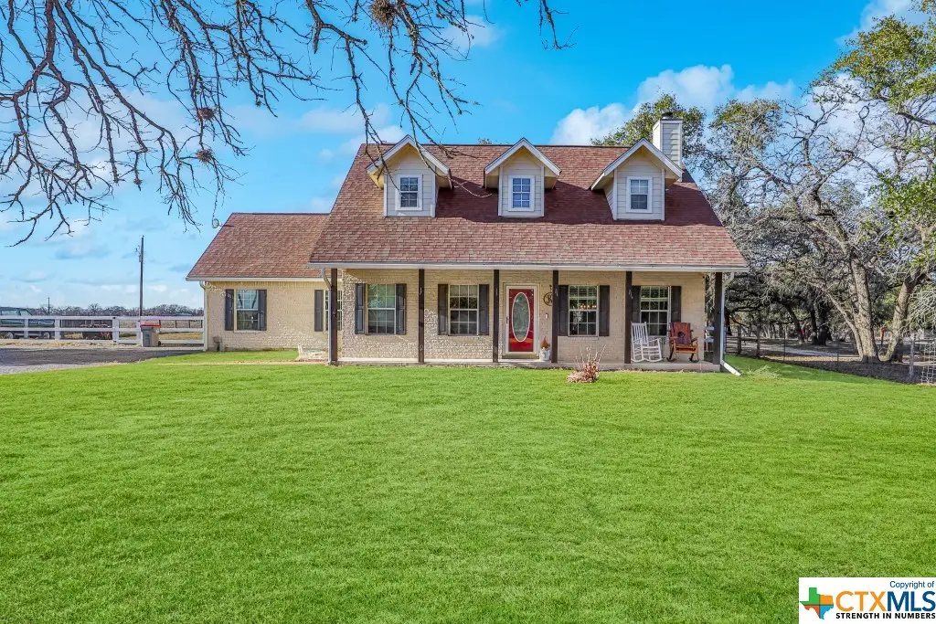 1561 County Road 320, Floresville, TX 78114 - #1