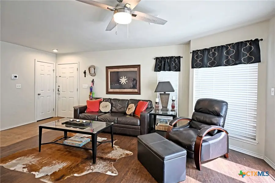 730 E Mather Street #J-301, New Braunfels, TX 78130 - Image #2