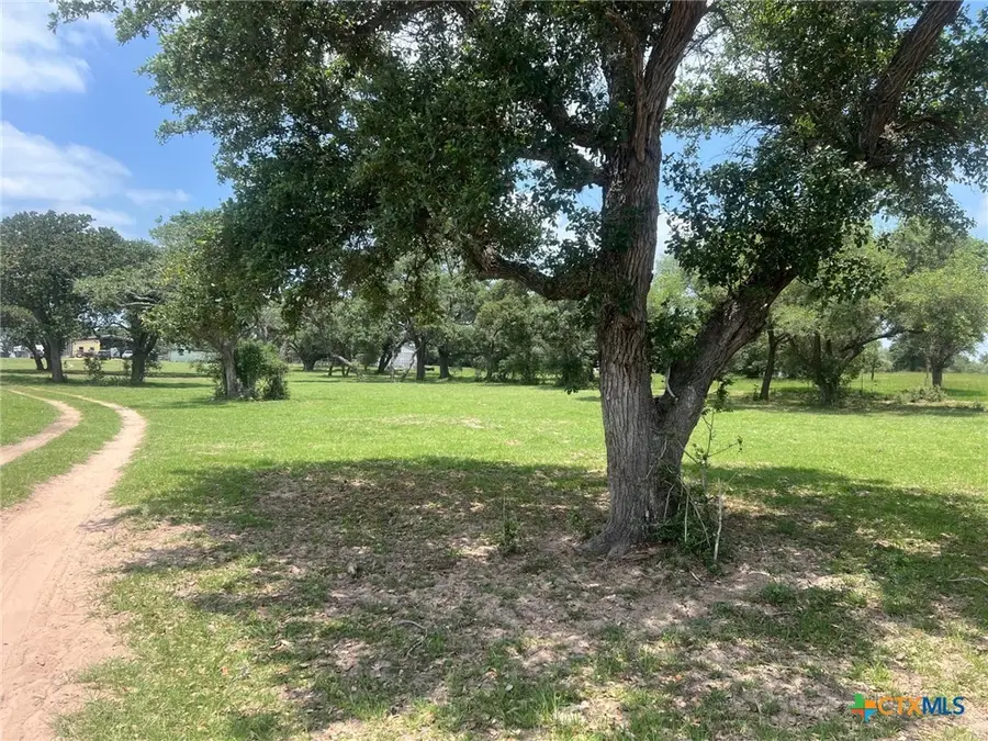 2700 Cr 400 Road, Yoakum, TX 77995 - Image #2