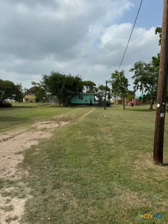 154 W Kruse Avenue, Port Lavaca, TX 77979 - Image #2