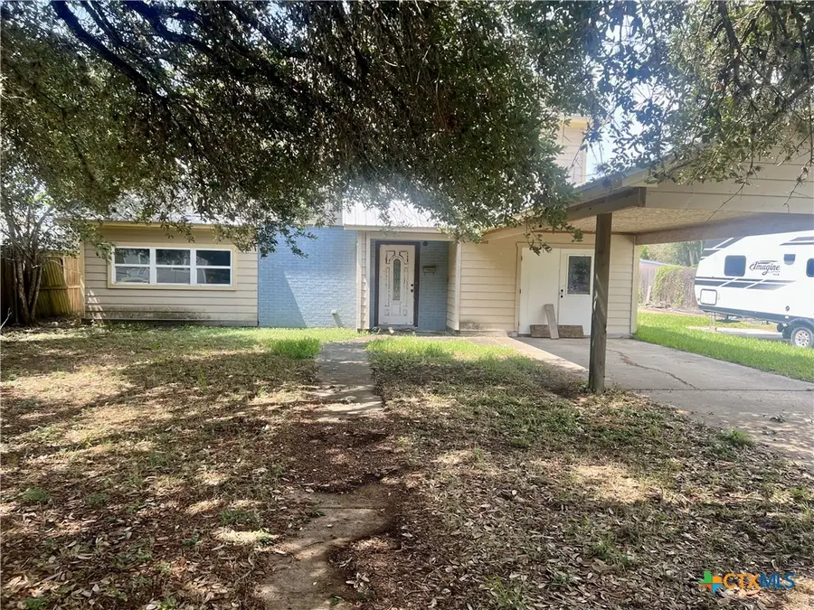 305 E Second Street, Cuero, TX 77954 - Image #2