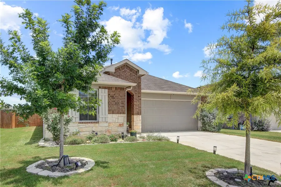 1405 Parkwood, Seguin, TX 78155 - #2