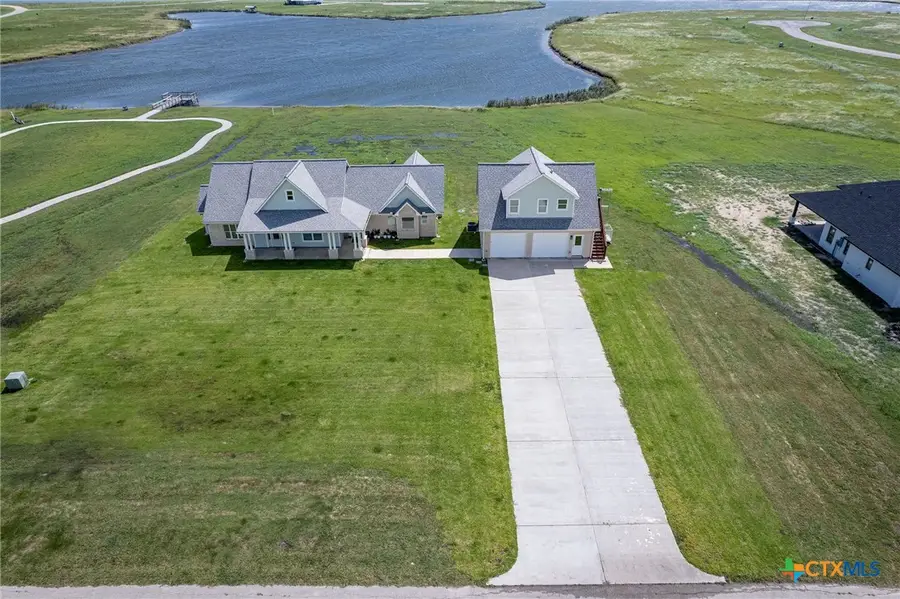 105 N Redfish Retreat Drive, Port Lavaca, TX 77979 - Image #2