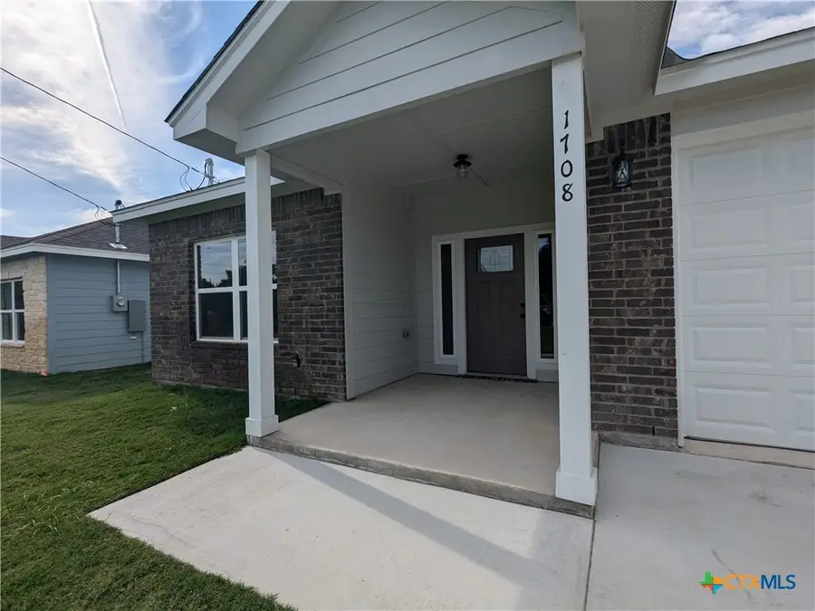 1708 E Ave G, Lampasas, TX 76550 - Image #3