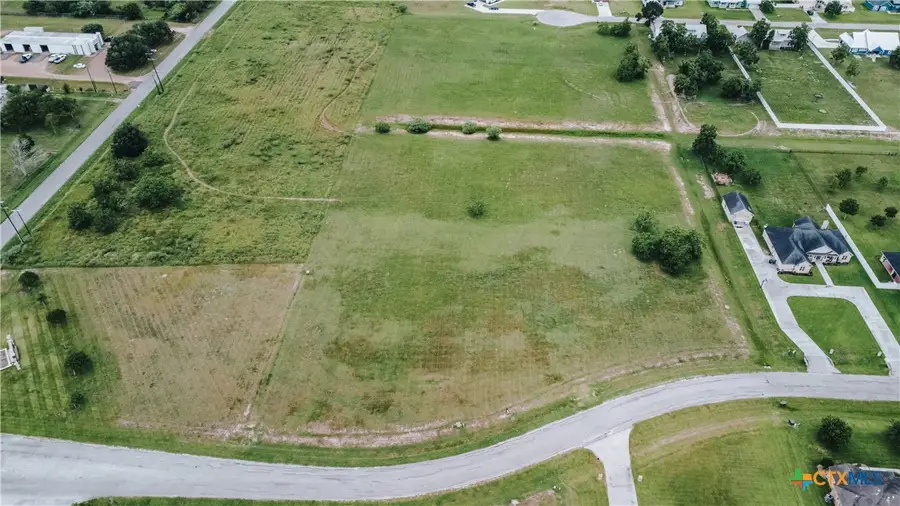 112 Wellspring Boulevard, Victoria, TX 77904 - Image #3