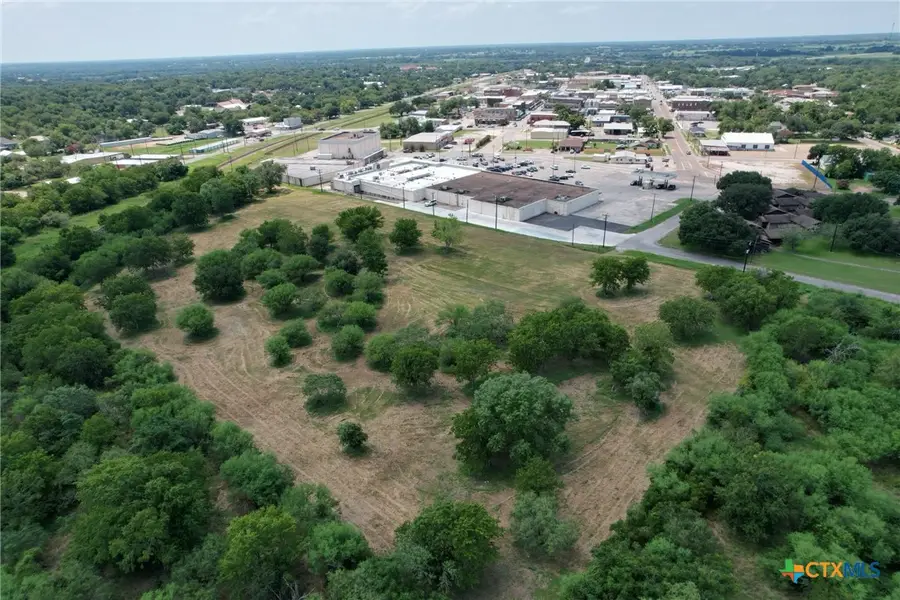 200 W Gonzales, Yoakum, TX 77995 - Image #3