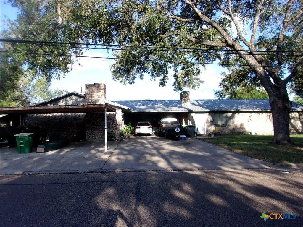1802 Lawndale Avenue, Victoria, TX 77901 - Image #1