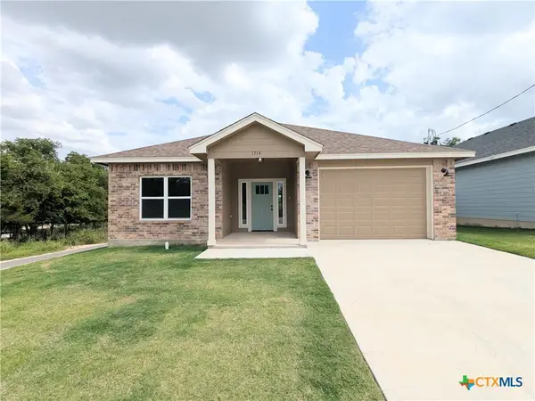 1714 E Avenue G, Lampasas, TX 76550