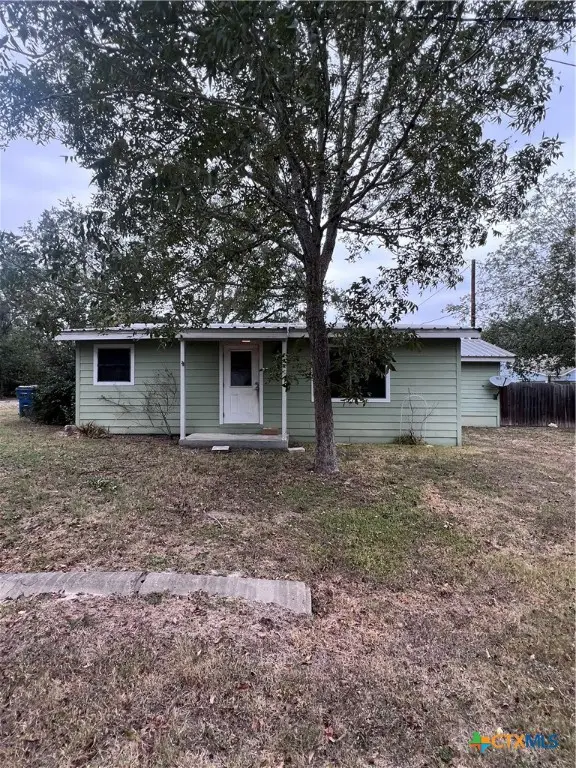 728 W Franklin Street, Goliad, TX 77963 - Image #1