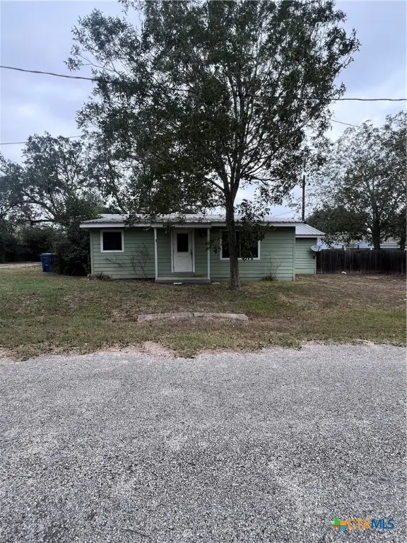 728 W Franklin Street, Goliad, TX 77963 - Image #3
