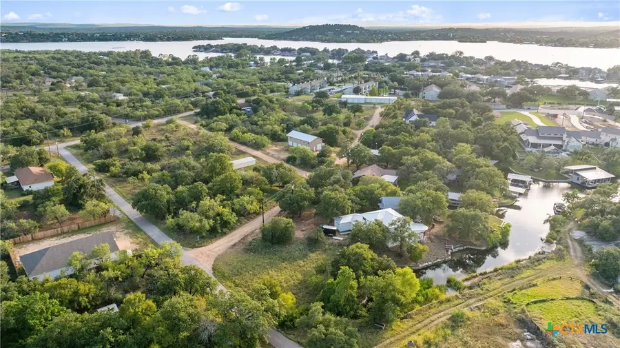 302 Lake Downs Drive, Marble Falls, TX 78654 - Image #2