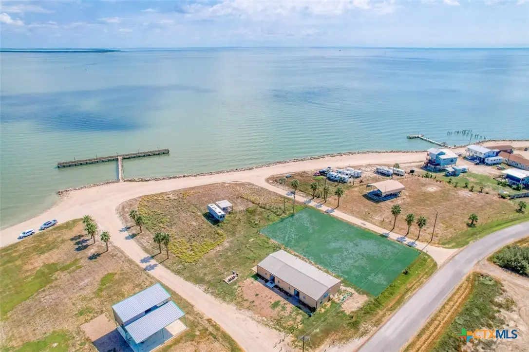 15 E 22nd Street, Port Lavaca, TX 77979 - Image #1