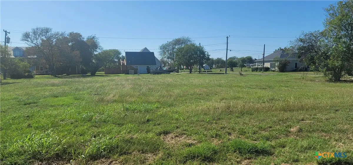 205-207 W Baltimore Avenue, Seadrift, TX 77983 - Image #1