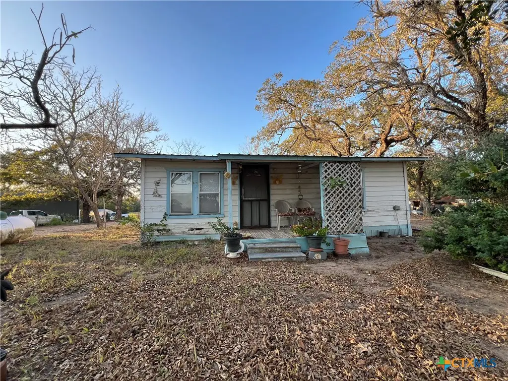 2968 E State Highway 97, Nixon, TX 78140 - #1