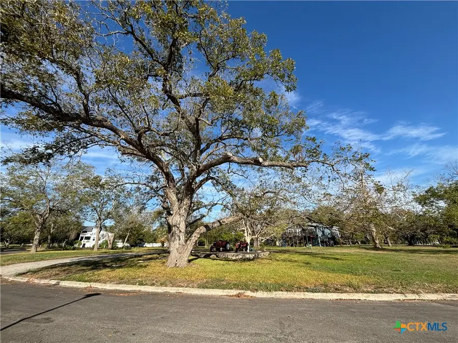 67 S Hampton Drive, Seguin, TX 78155 - #2
