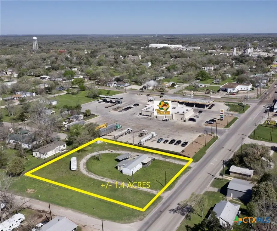 806 S Esplanade Street, Cuero, TX 77954 - Image #1