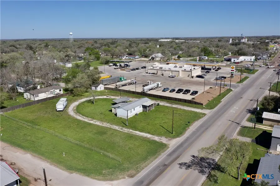 806 S Esplanade Street, Cuero, TX 77954 - Image #2