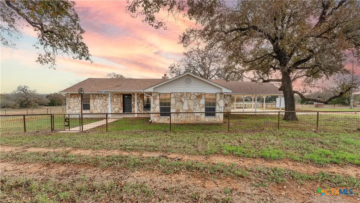 2569 County Road 443, Waelder, TX 78959 - Image #1