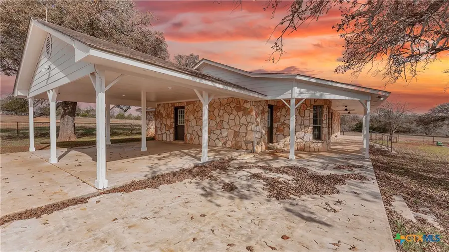 2569 County Road 443, Waelder, TX 78959 - Image #3