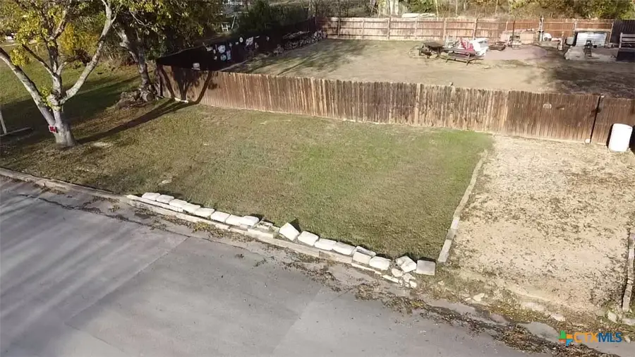 355 S Plum Avenue, New Braunfels, TX 78130 - Image #3