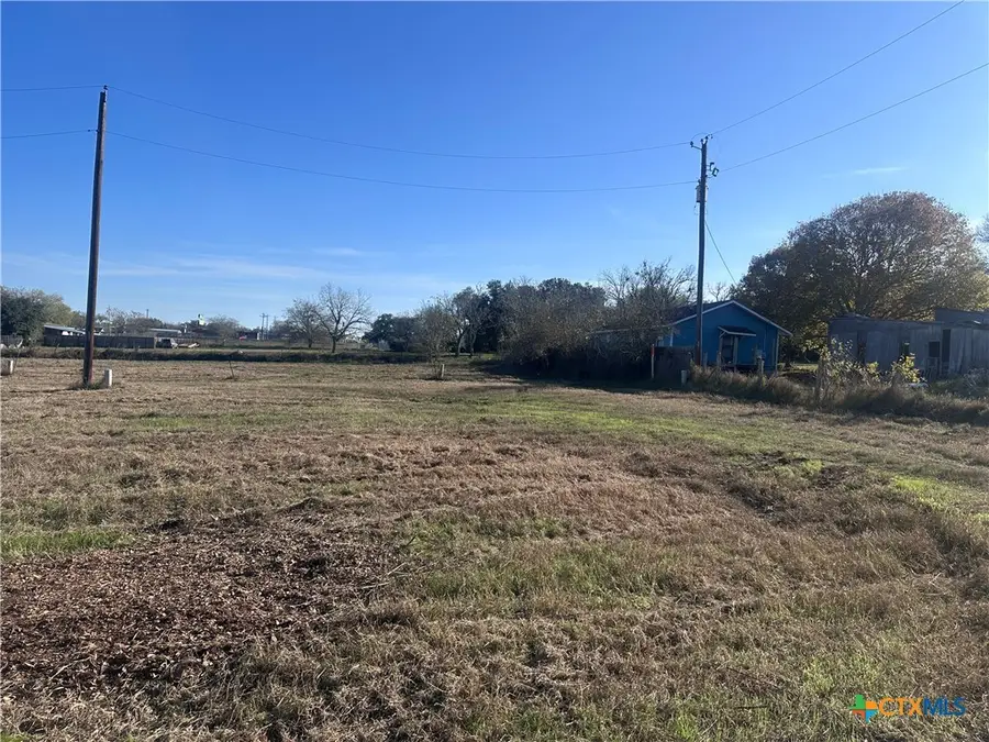 610 S 8th Street, Stockdale, TX 78160 - Image #3