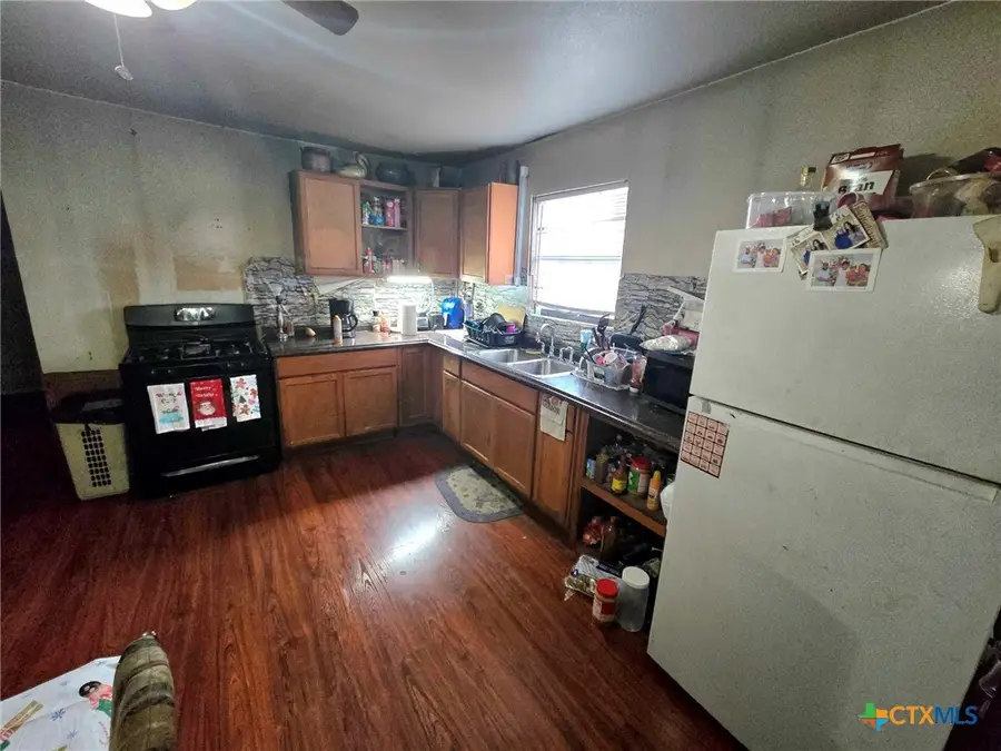 221 Horseshoe Bend, Eddy, TX 76524 - Image #3