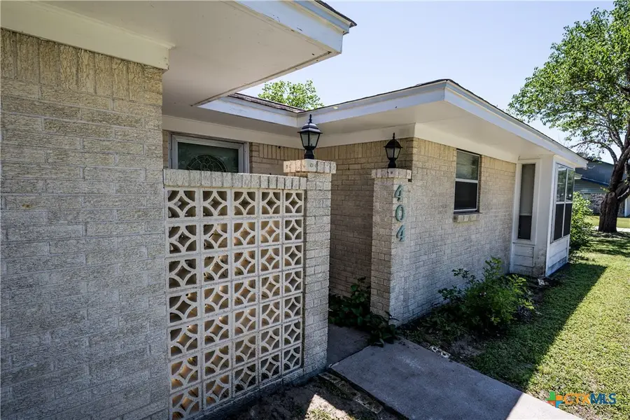 404 Rhodes, Victoria, TX 77904 - Image #3